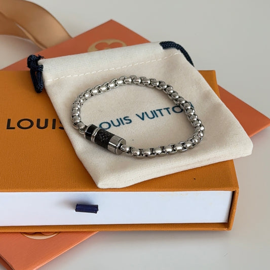 LV Monogram Chain