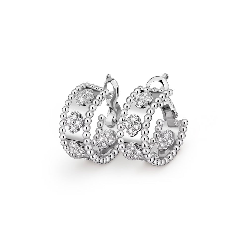 تراجي فانكليف بيرليه كلوفرز