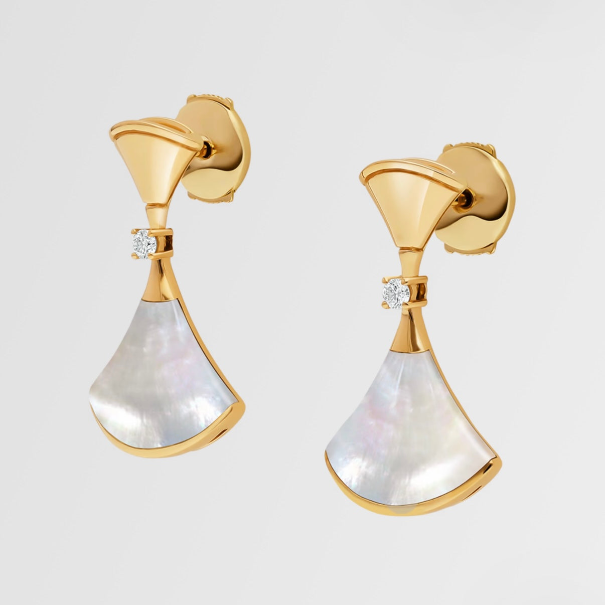 Bulgari earrings ديفاز دريم