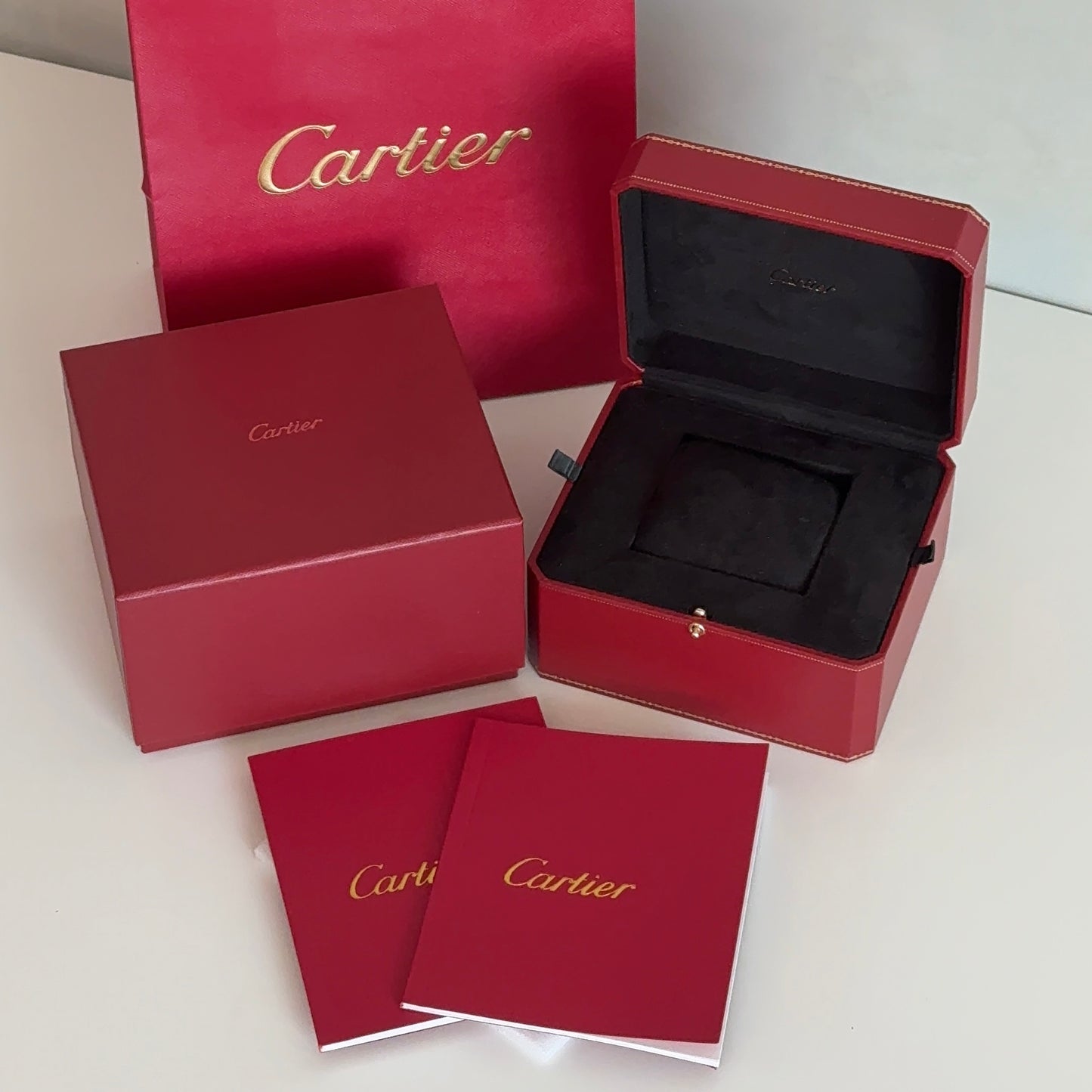 Cartiar watch package